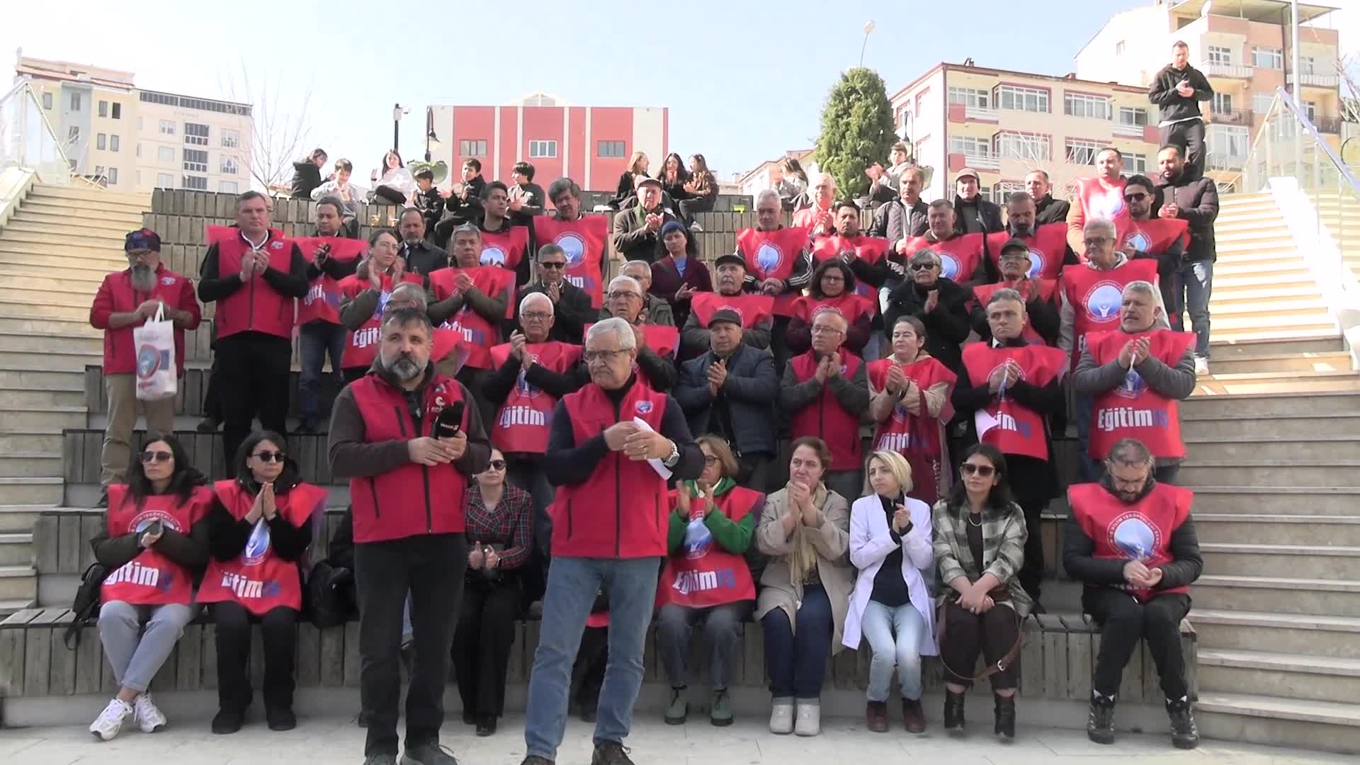 Bilecik’te öğretmenler, öldürülen eğitimci Fatma Nur Çelik için eylem yaptı