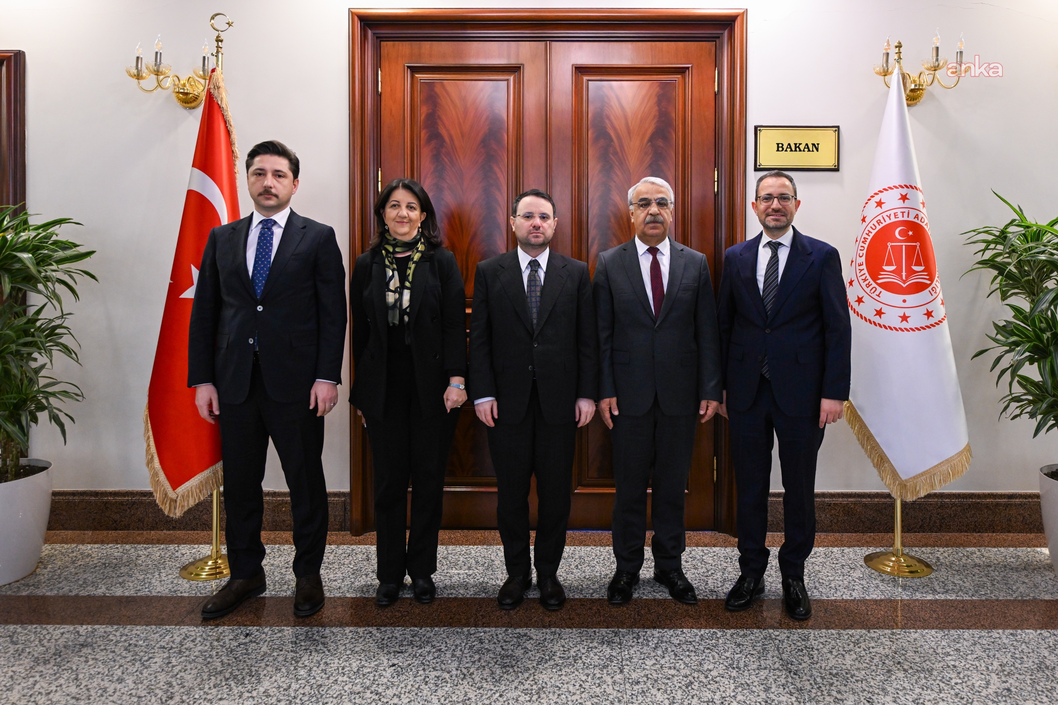 DEM Parti İmralı Heyeti, Adalet Bakanı Akın Gürlek'i makamında ziyaret etti
