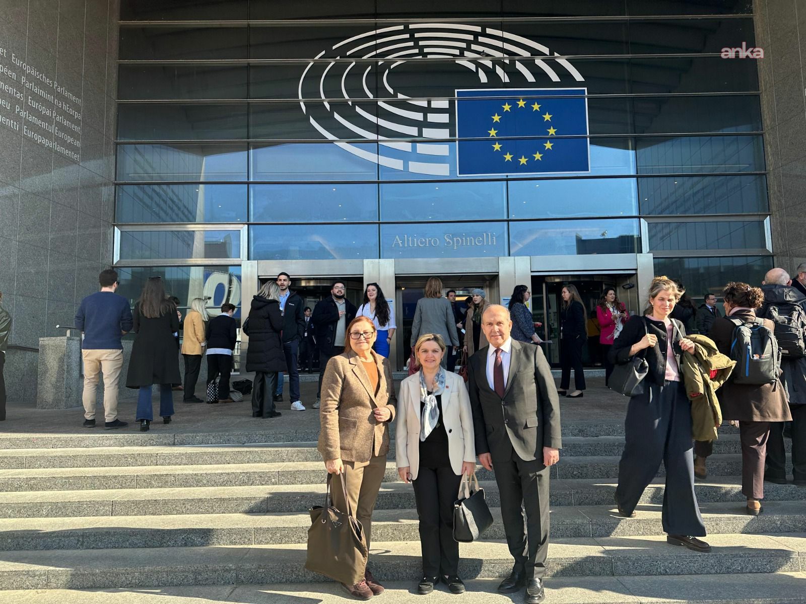 CHP, Özgür Özel’in “Made In Europe” konulu mektubunu AP milletvekillerine ulaştırmak üzere Brüksel’de