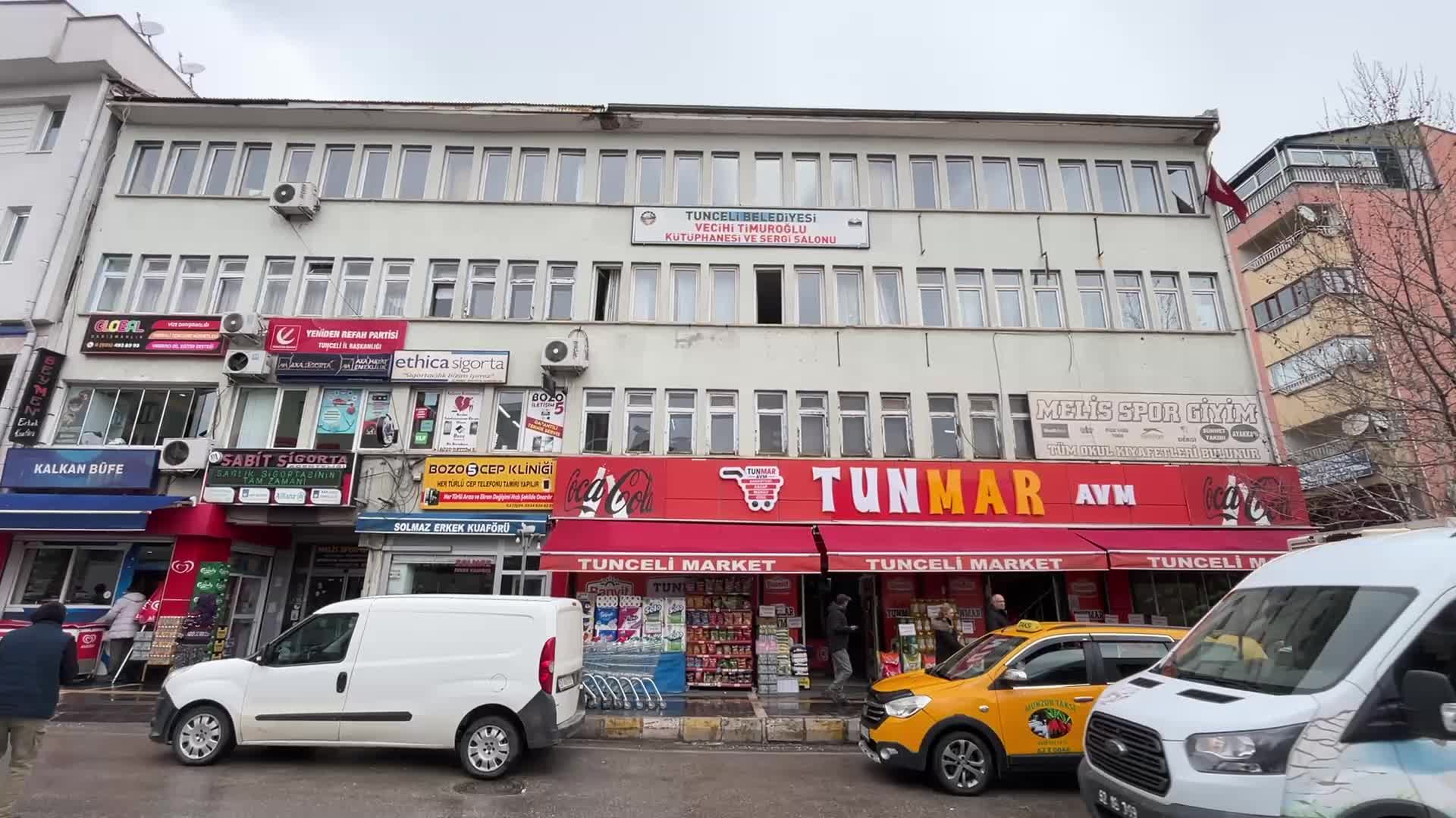Tunceli Belediyesi iş hanını sattı, 50 bin kitaplık kütüphane ortada kaldı