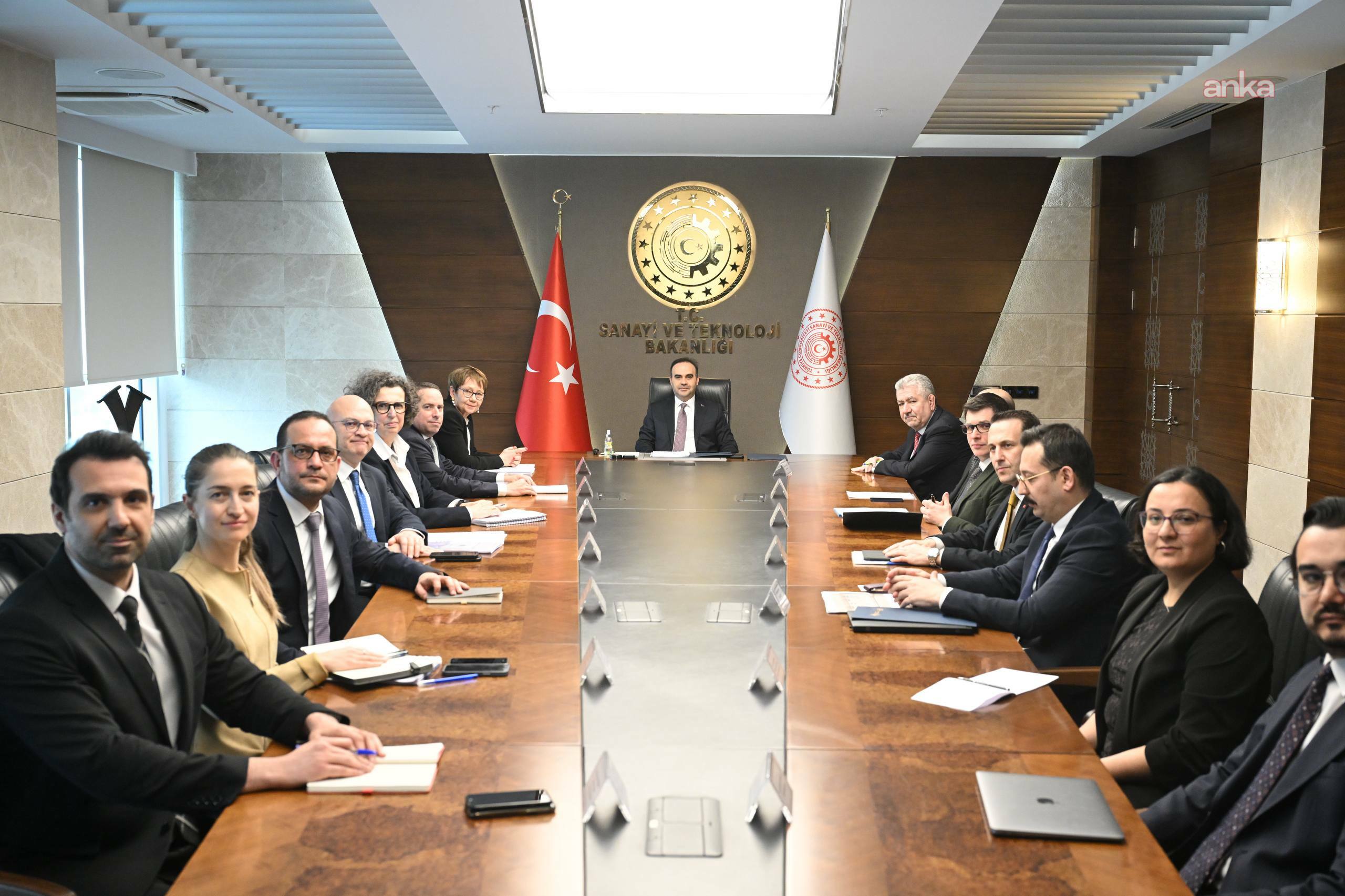 Sanayi ve Teknoloji Bakanı Kacır, EBRD Başkanı Renaud-Basso ile görüştü