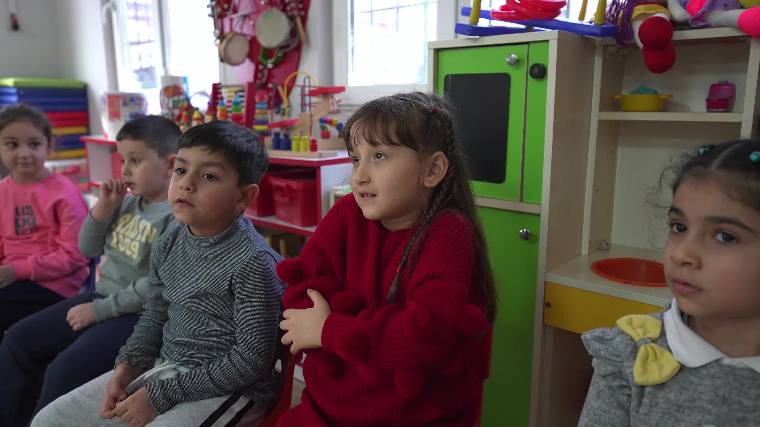 Buca’da çocuklar “Okuyan Bir Gelecek” projesiyle okuma sevgisi kazanıyor