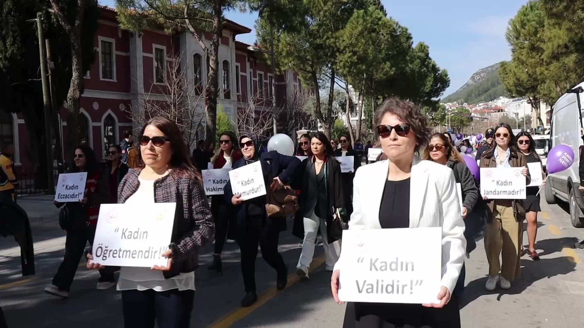 Muğla'da kadınlar sessiz yürüyüş gerçekleştirdi