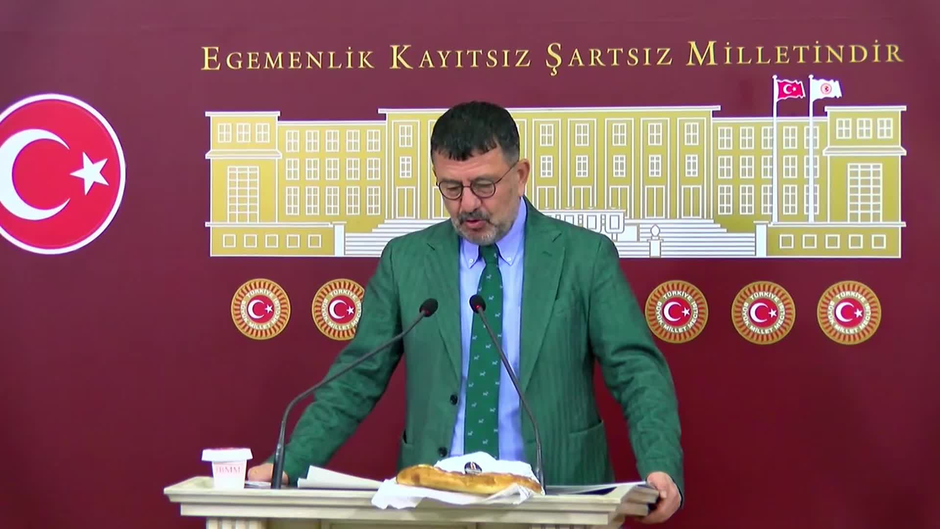 Veli Ağbaba: "Emeklinin maaşı yetmiyor, ikramiyesinden 40 pide çalındı”