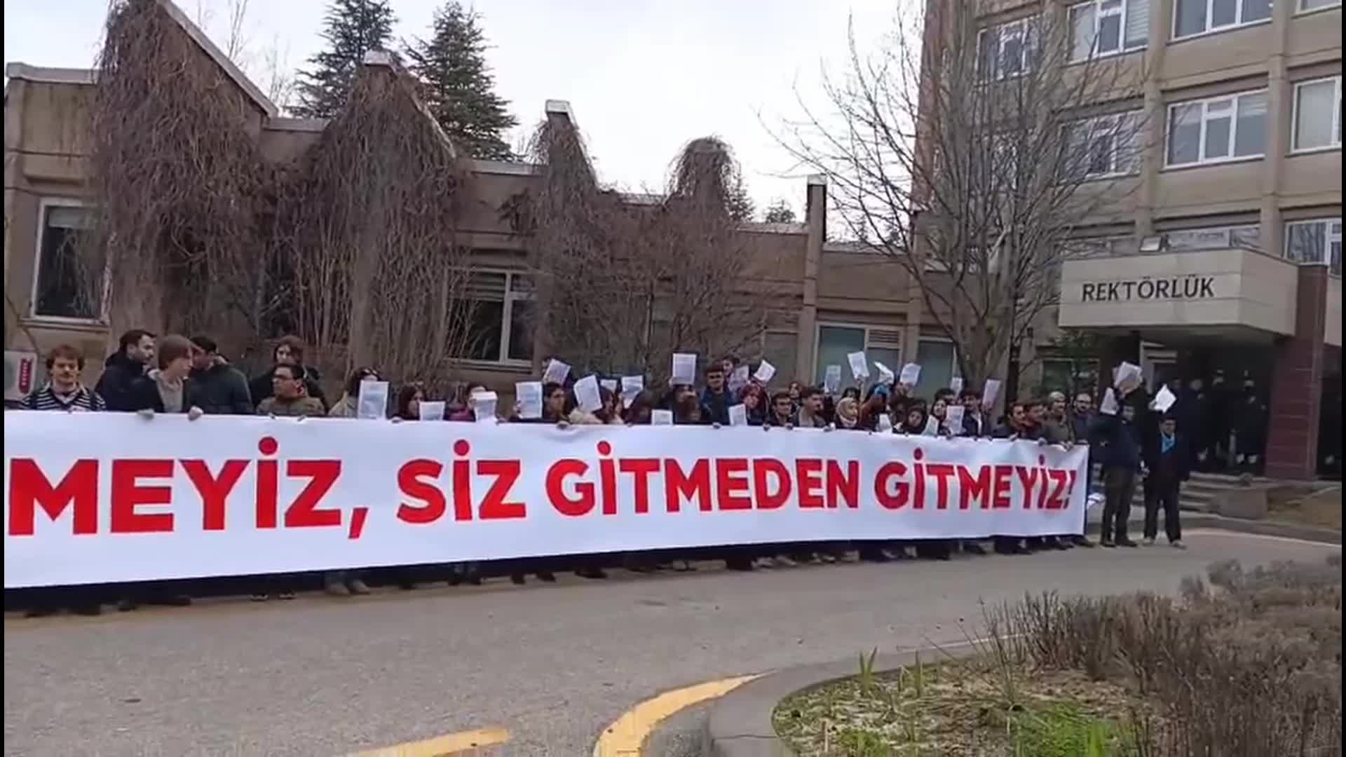Hacettepe Üniversitesi’nde uzaklaştırma cezalarına karşı eylem