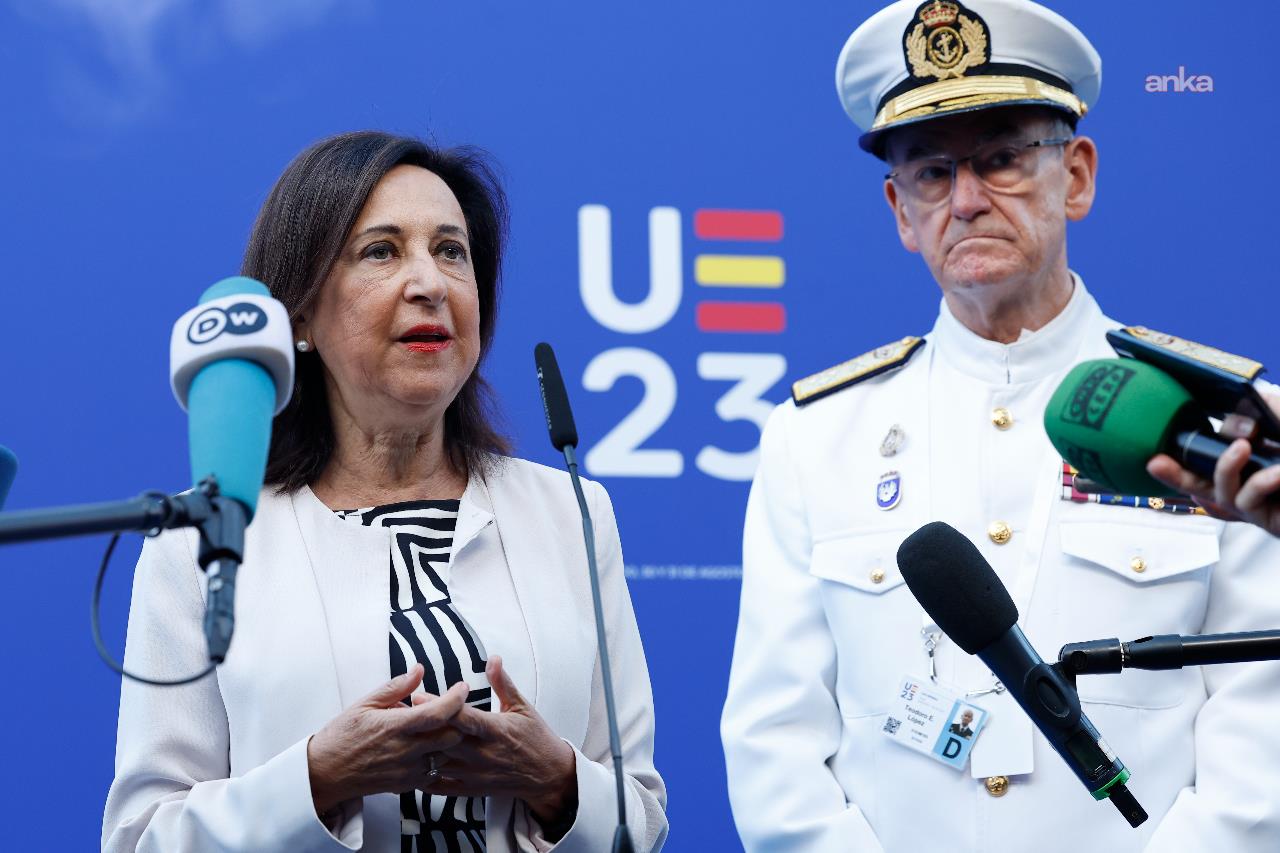 İspanya Savunma Bakanı Robles: İspanyol Patriot bataryası, Türkiye'ye yönelen füzenin düşürülmesi için bilgi verdi