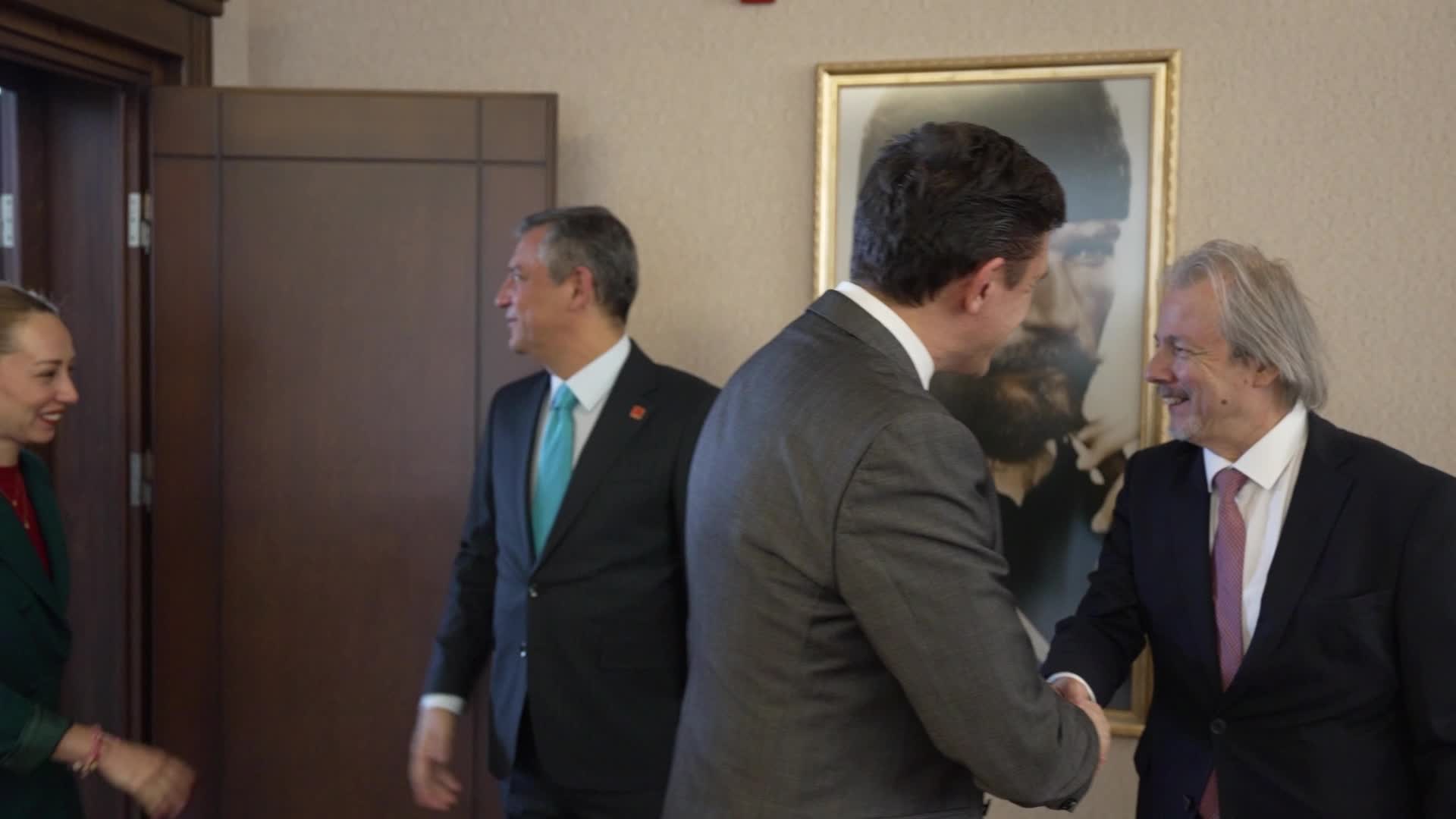 CHP Genel Başkanı Özel, Bulgaristan Büyükelçisi Cholakov’u kabul etti