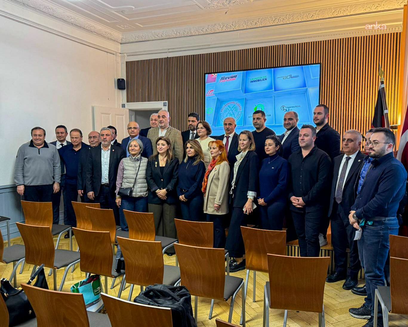 Kuşadası Belediye Başkanı Günel, Berlin’de Türk-Alman İş İnsanları Birliği'ni ziyaret etti