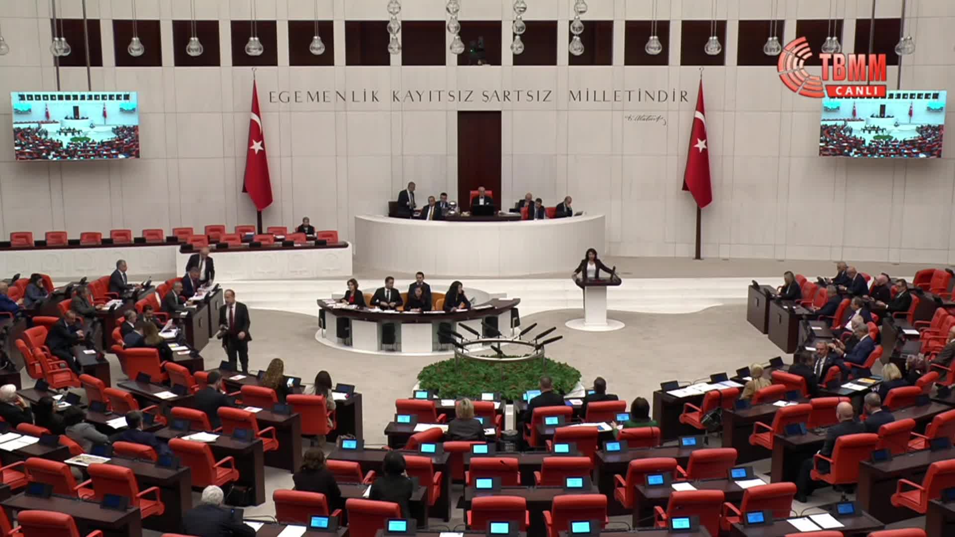 TBMM Genel Kurulu... DEM Parti ve CHP'nin kadın istihdamının araştırma önerisi AK Parti ve MHP oylarıyla reddedildi