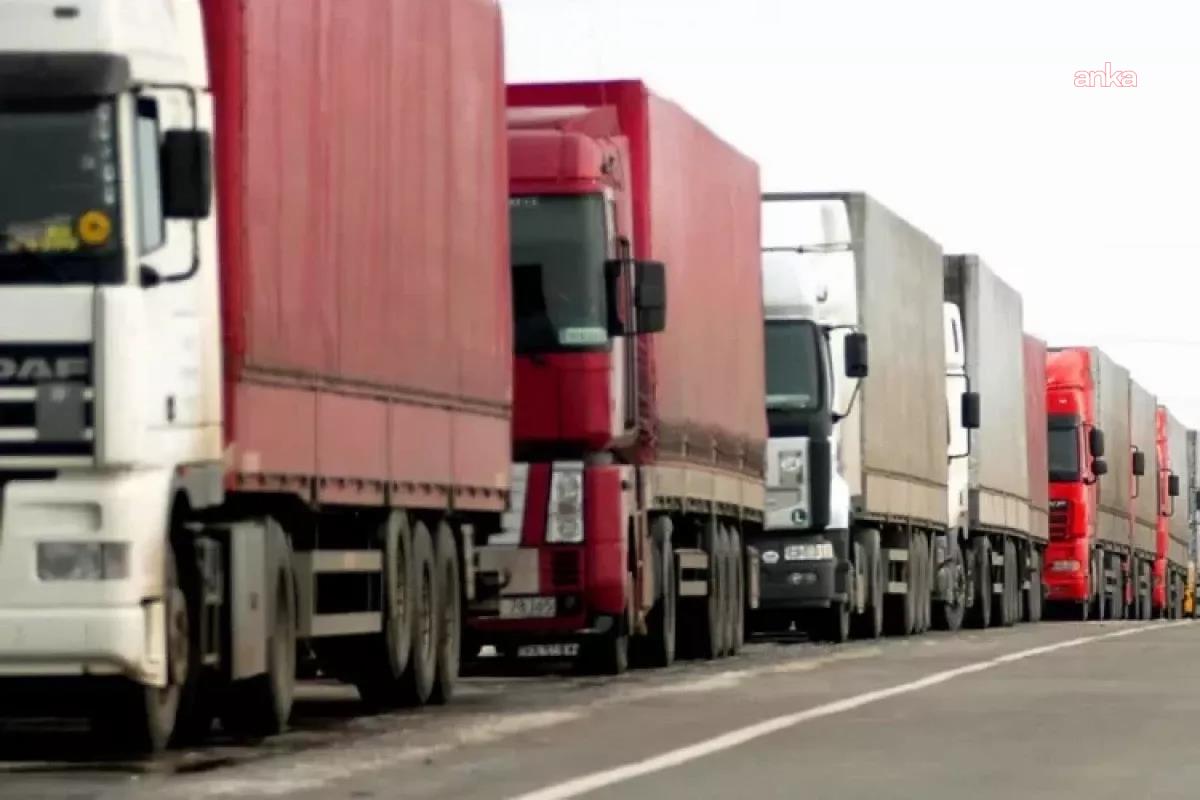 Azerbaycan, İran sınırında kamyon trafiğini durdurdu
