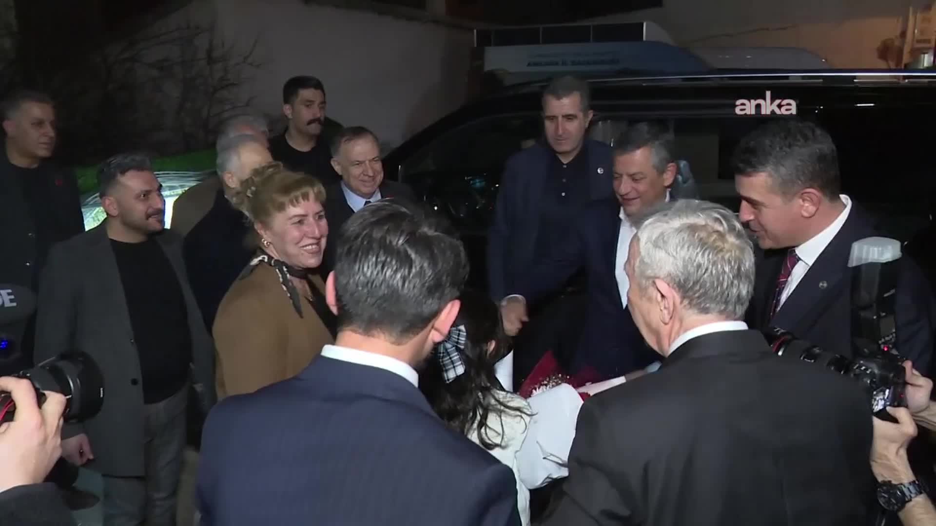 Özgür Özel, Haymana Belediyesi’nin Kadınlar Lokali’ni ziyaret etti