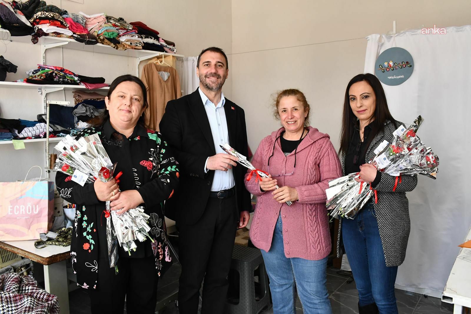Beylikova Belediyesi'nden 8 Mart'a özel çiçek dağıtımı