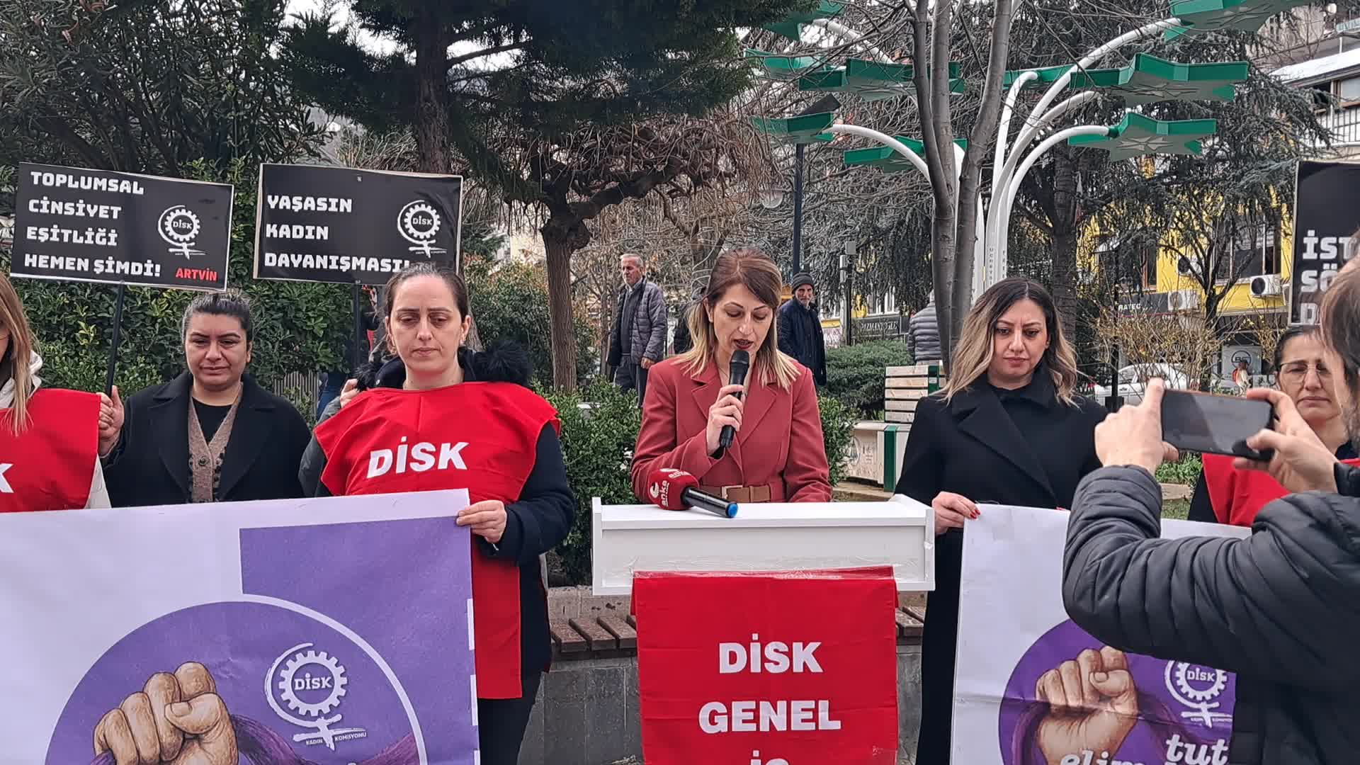 Artvin'de DİSK’li kadınlardan eşitlik ve güvenceli çalışma talebi