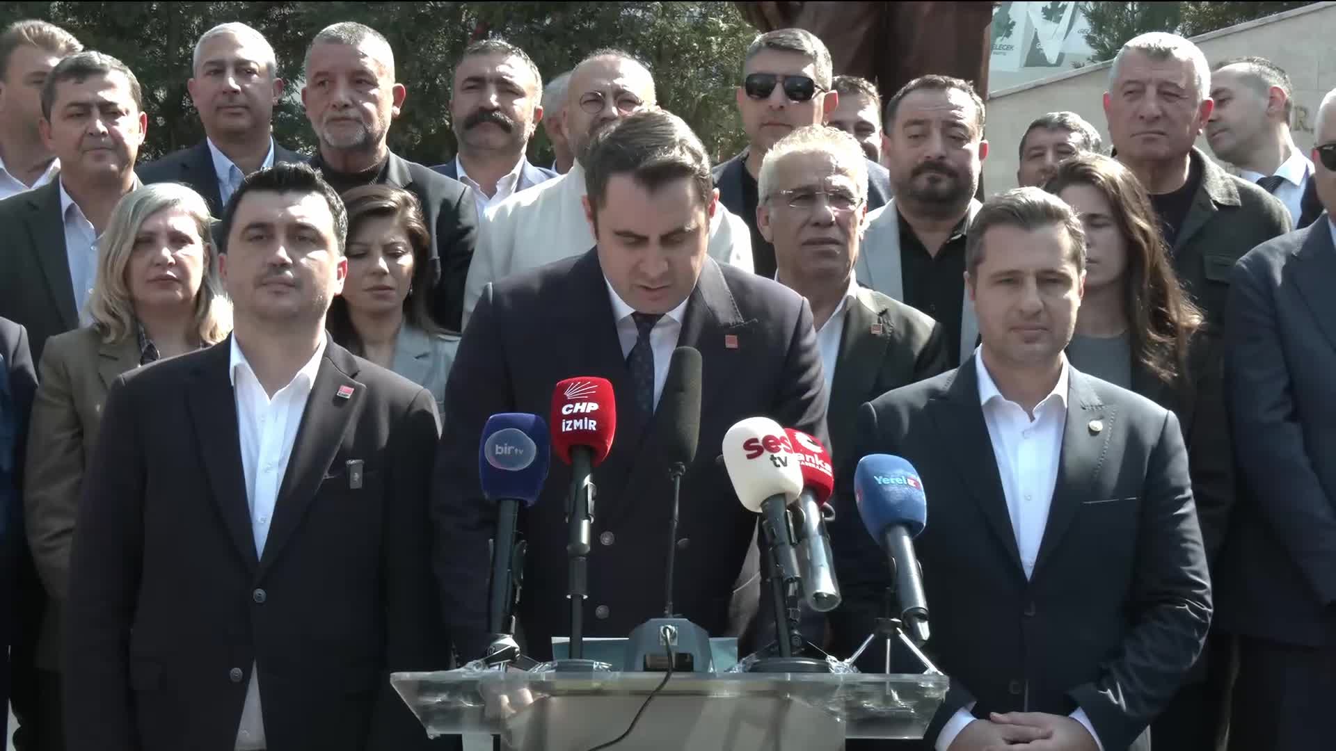 CHP İzmir İl Başkanı Çağatay Güç'ten Menderes İlçe Başkanı Işık'a yönelik saldırıya ilişkin açıklama: Bu olay, toplumda oluşan psikolojik sorunların yansımasıdır