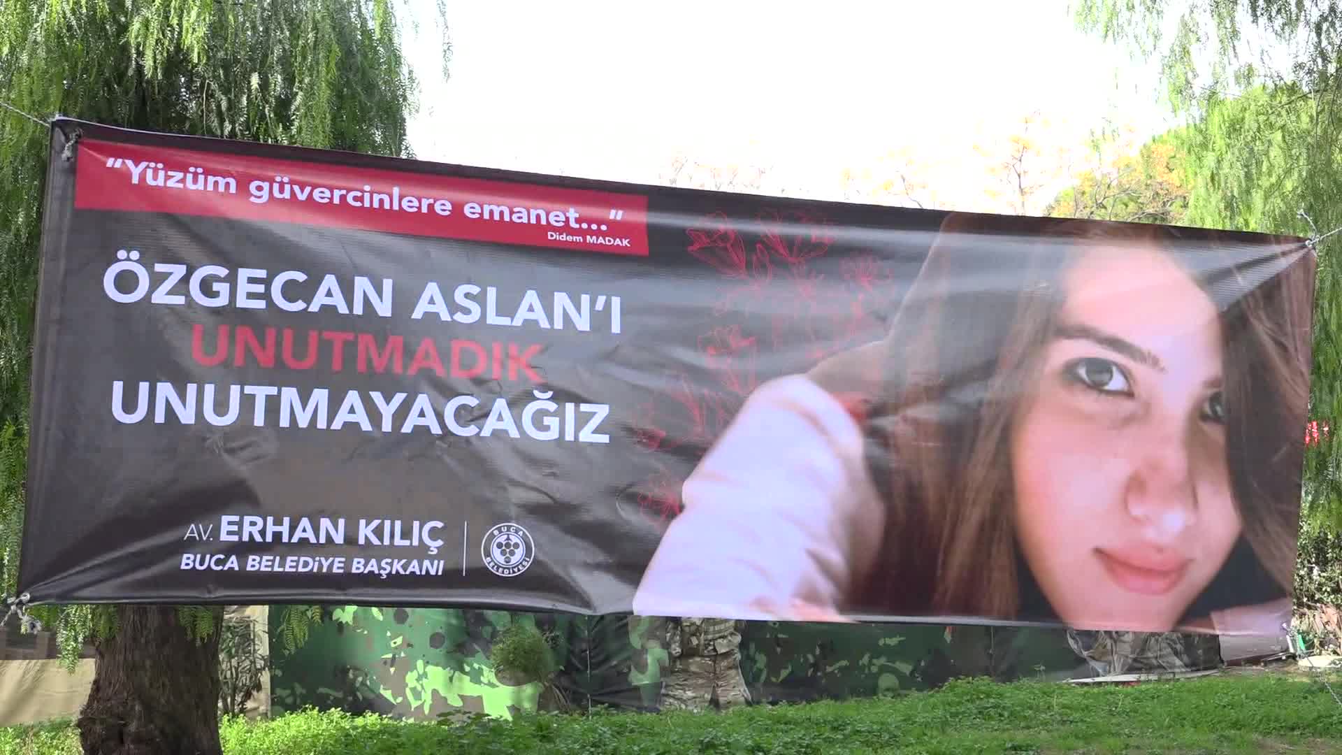 ÖZGECAN ASLAN İÇİN ŞİRİNYER PARKI'NDA FARKINDALIK KORİDORU