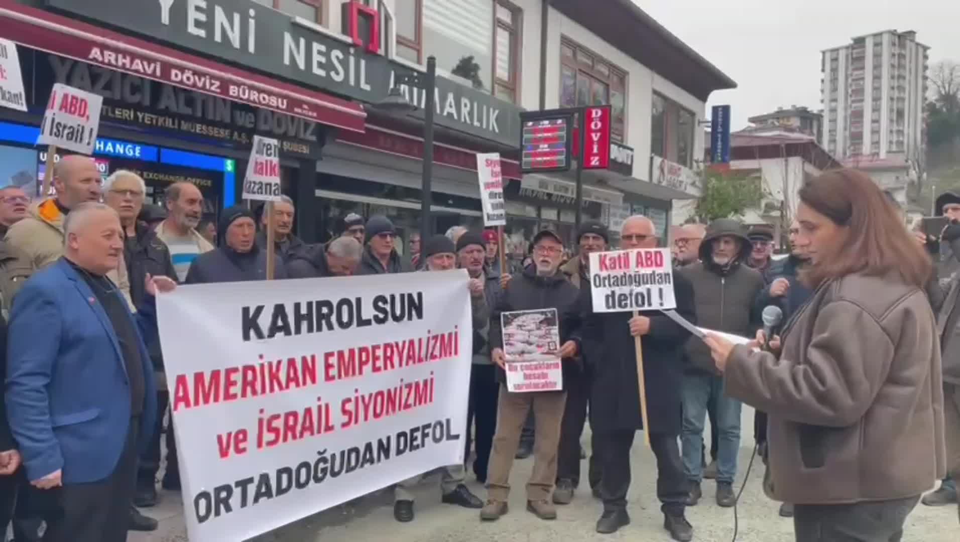 Arhavi’de ABD ve İsrail’in saldırıları protesto edildi