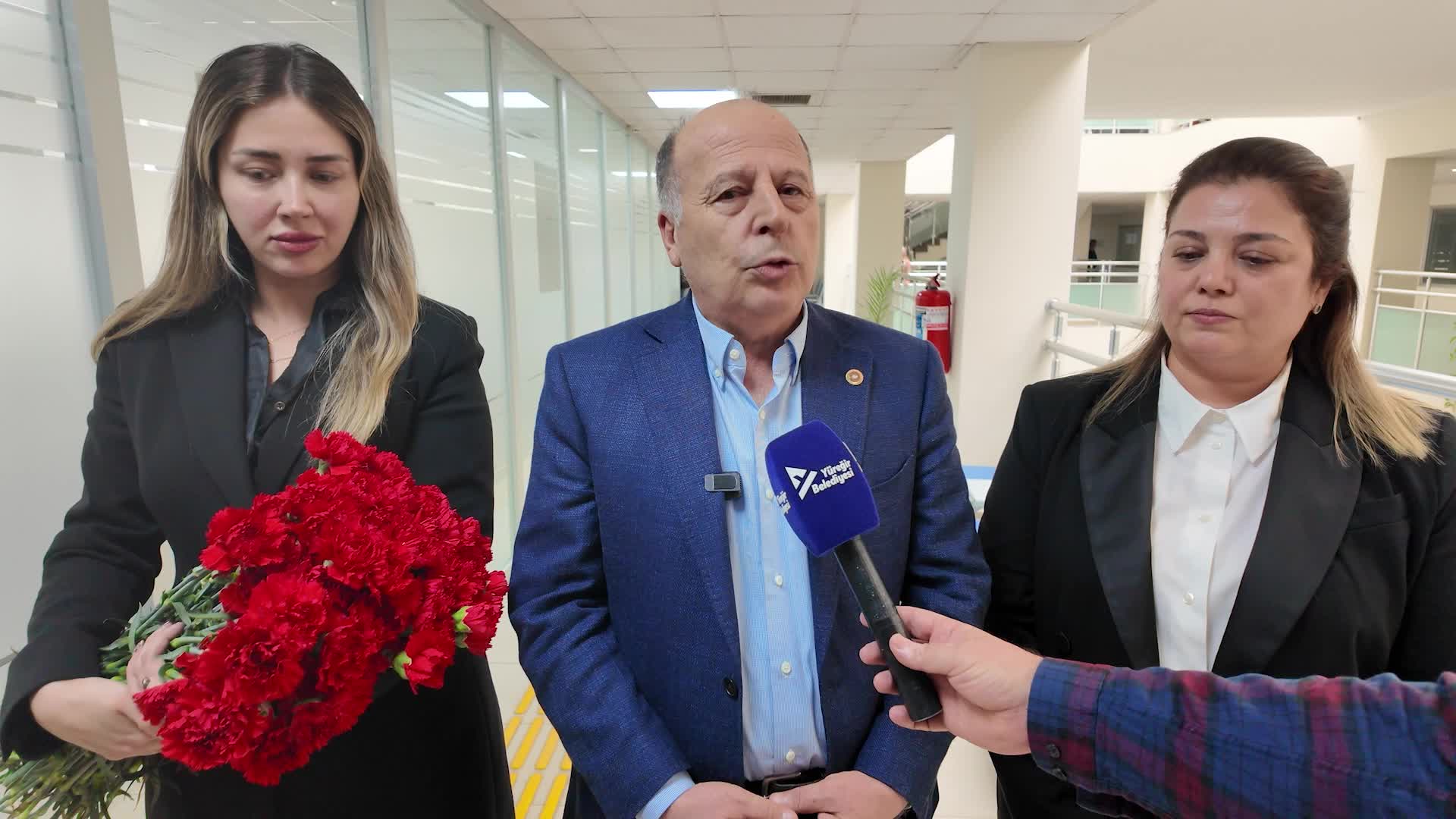 Yüreğir Belediye Başkanı Demirçalı'dan kadın personele 8 Mart ziyareti