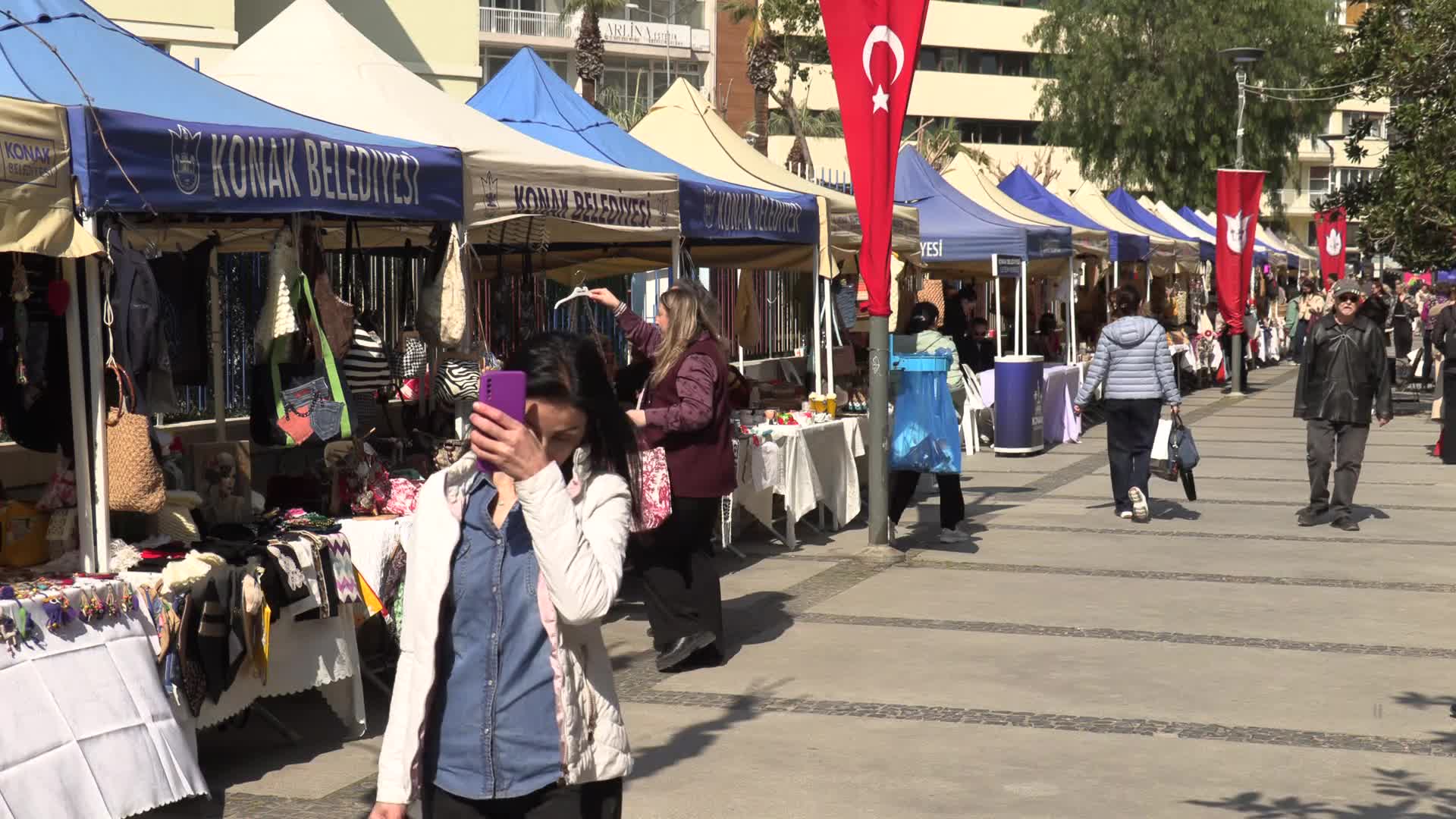 Konak’ta kadın emeği kermesi düzenlendi