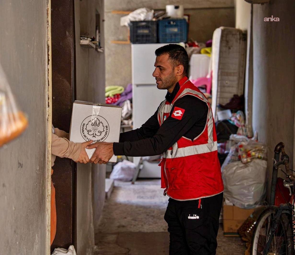 Manisa Büyükşehir Belediyesi'nden 22 bin aileye yardım kolisi desteği