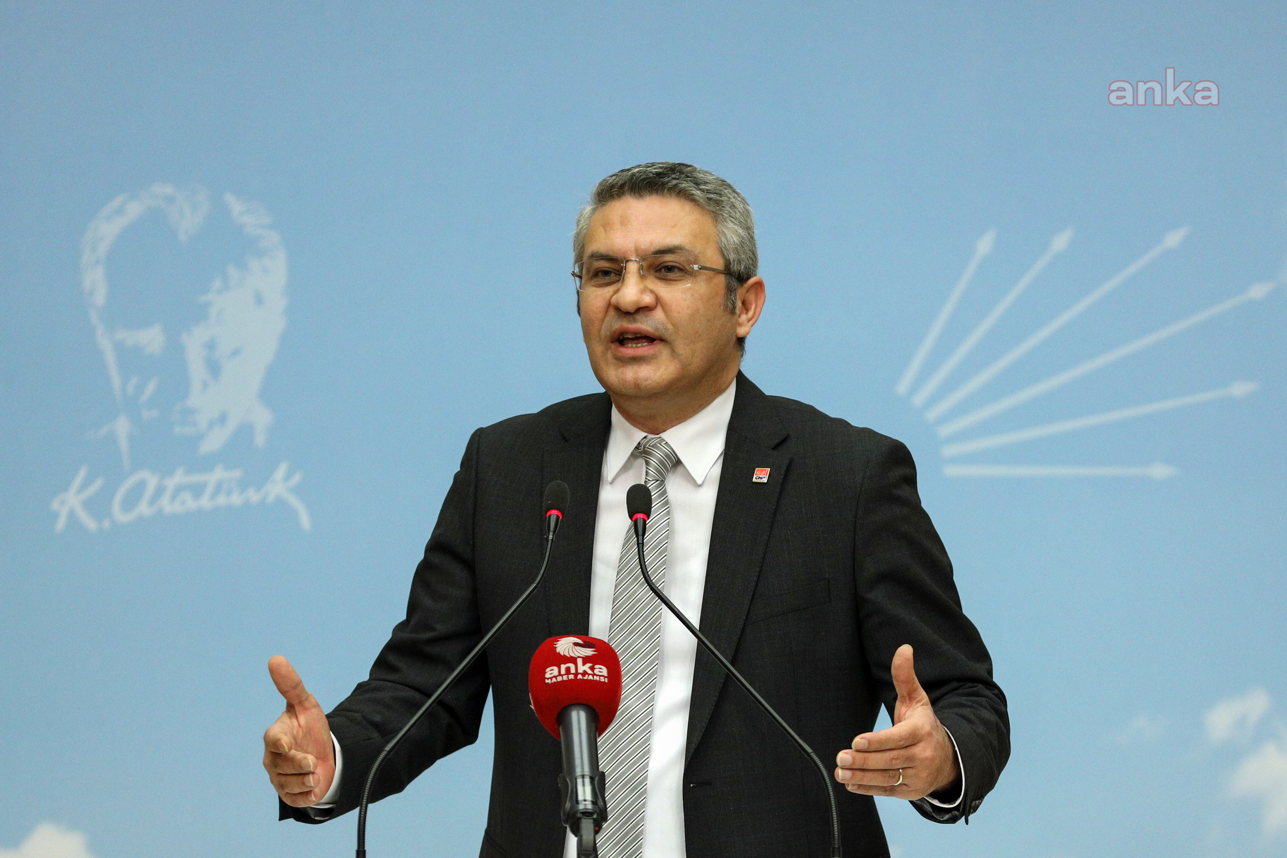 CHP’Lİ OĞUZ KAAN SALICI: “SARAY ŞATAFAT İÇİNDE, SOKAK YOKSULLUK İÇİNDE”