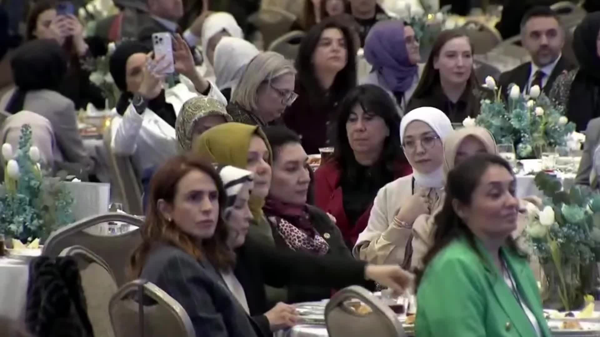 Cumhurbaşkanı Erdoğan: Her kim kadına ve çocuğa şiddet uyguluyorsa insanlıktan nasibini almamış demektir