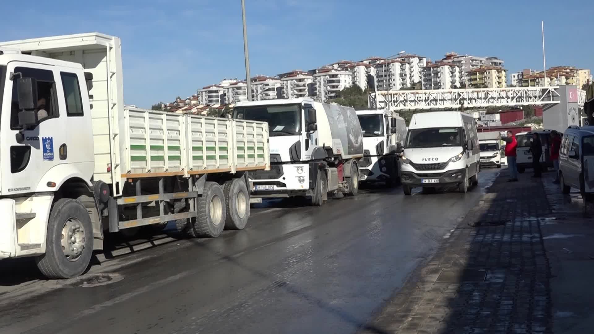 Kuşadası Belediyesi'nden Sanayi Sitesi’nde detaylı temizlik çalışması