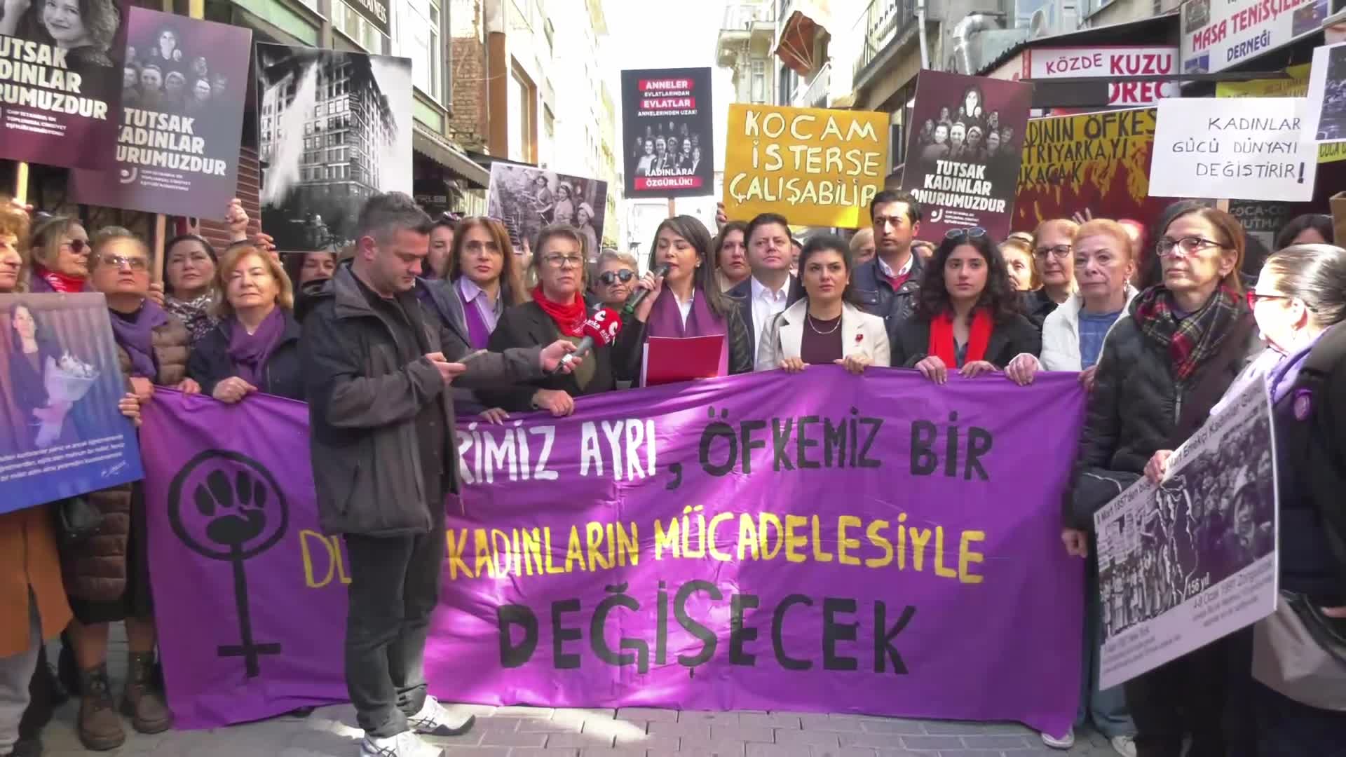 CHP Kadın Kolları İstanbul İl Başkanı Dursun: "8 Mart sadece bir anma günü değil, eşitliğe giden yolda bir inşa ve isyan günüdür"