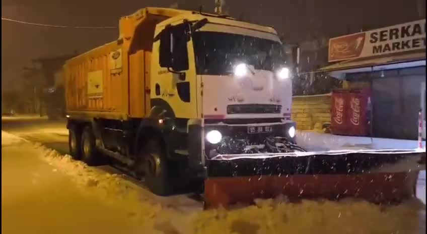 Van’da 216 yerleşim yerinin yolu kar nedeniyle ulaşıma kapandı