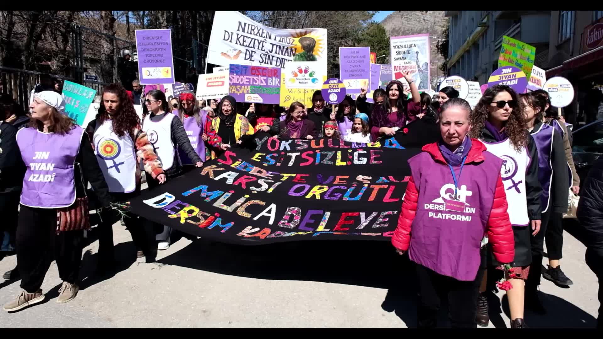 Tunceli’de 8 Mart kutlaması: "Kadınlar güvencesiz işlerde ölümle burun buruna çalıştırılıyor”