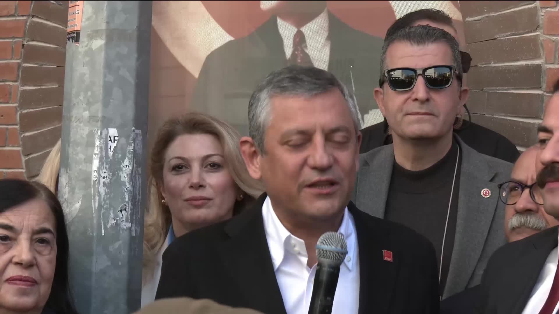 İBB davası yarın başlıyor… Özgür Özel: “Alnım açık, başım dik Silivri'ye gidiyorum, bir yalanın nasıl çöktüğünü izlemeye milletimizi de davet ediyorum”