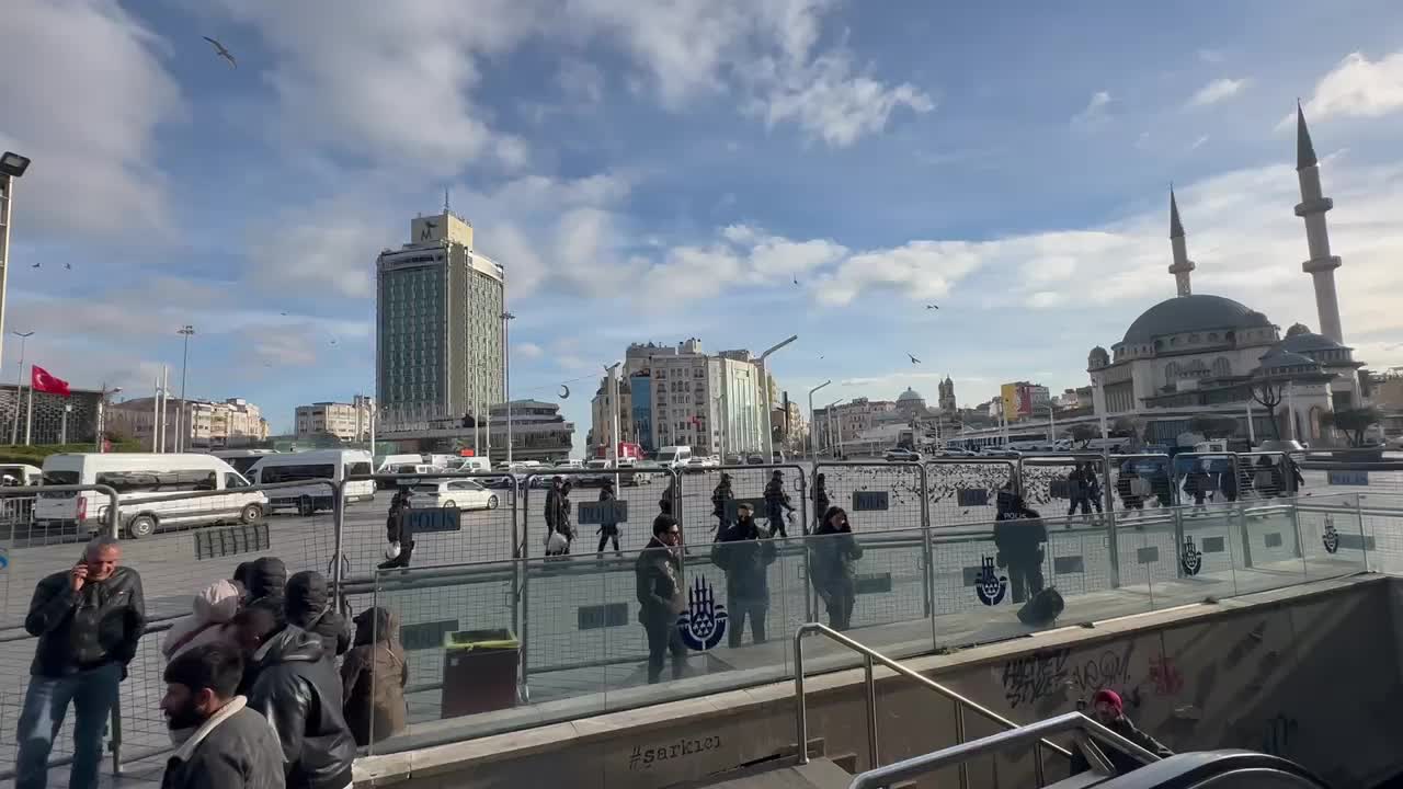 İstanbul Barosu, Beyoğlu Kaymakamlığı'nın 8 Mart'a yönelik yasağına karşı dava açtığını duyurdu: "Yetkilileri hukukun üstünlüğüne ve temel hak ve özgürlüklere uygun hareket etmeye davet ediyoruz"