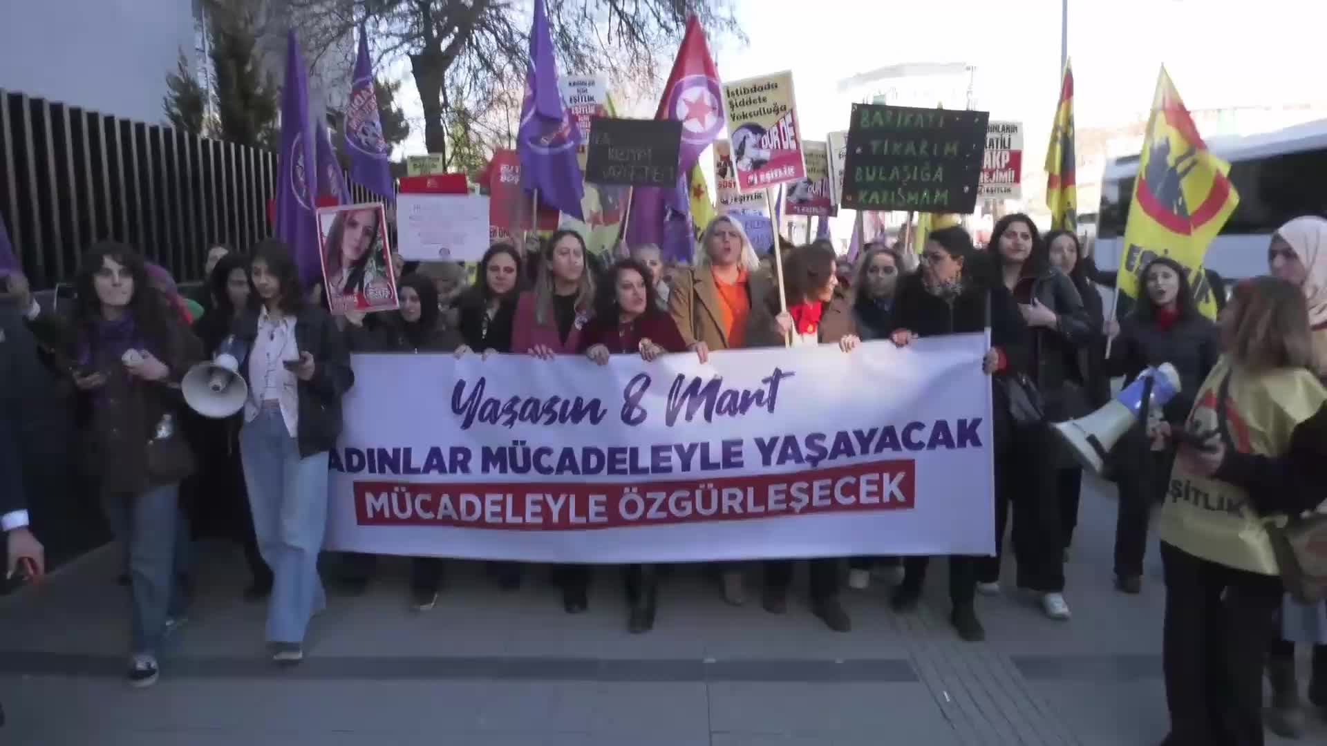 CHP Ankara İl Örgütünden "8 Mart" yürüyüşü: "Laikliği aşındırarak kadınları karanlığa hapsetmek isteyenler bilsinler ki biz buradayız"