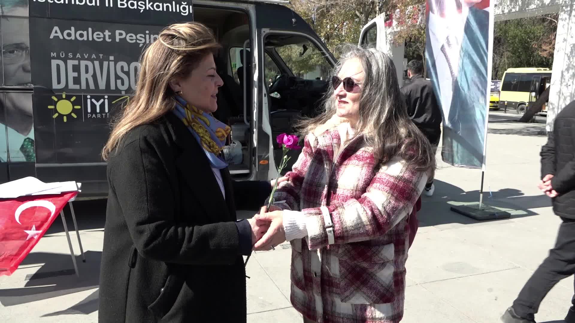 İYİ Parti'den Bakırköy Meydanı'nda 8 Mart Dünya Kadınlar Günü kutlaması