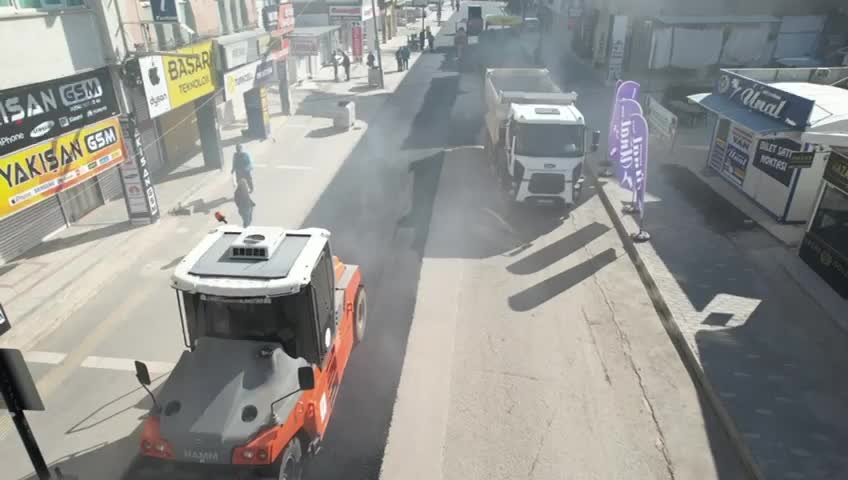 Adıyaman Belediye Başkanı Tutdere: “Çarşı merkezimizde, kentin en işlek ticaret noktalarındaki yolları baştan sona yeniledik”