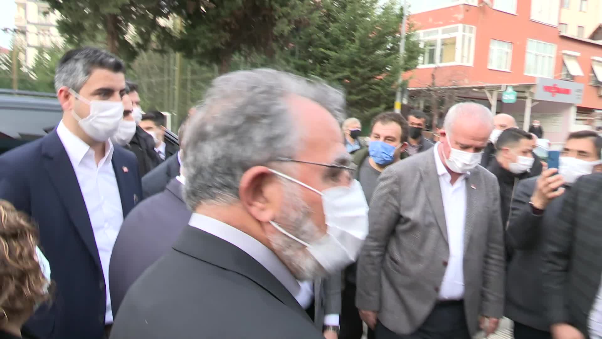 İMAMOĞLU, ALEVİ YURTTAŞLARLA "HIZIR ORUCU LOKMASI" DAĞITTI