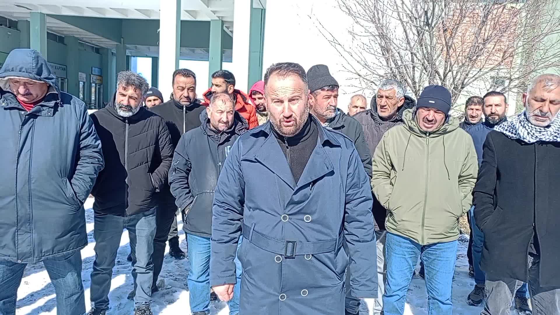 Kars'ın Karadağ Mahallesi sakinleri, bölgeye taş ocağı ve asfalt şantiyesi kurulmasını istemiyor