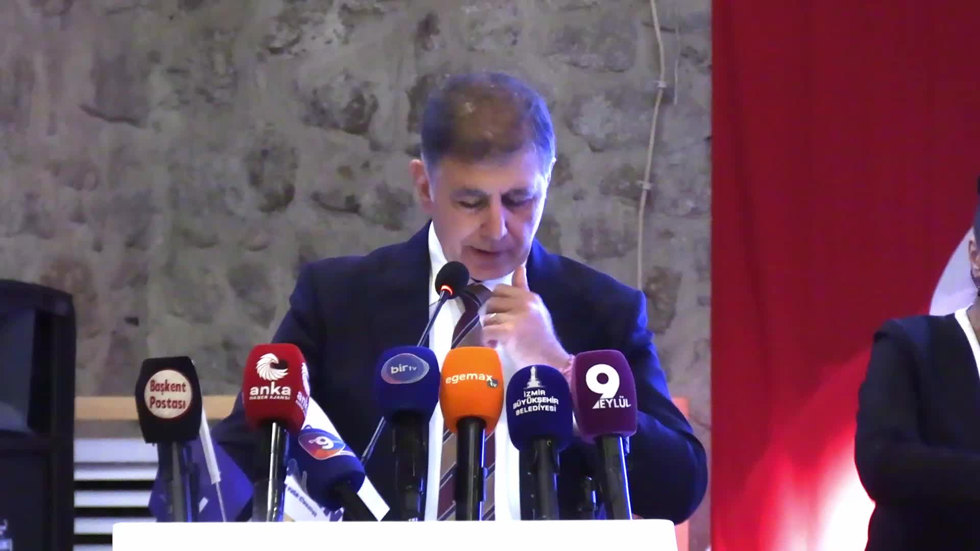 “Cesaretin Adı: Kadın” zirvesi… İzmir Büyükşehir Belediye Başkanı Tugay: “Kadınların katılımı olmadan bir ülke kalkınamaz”