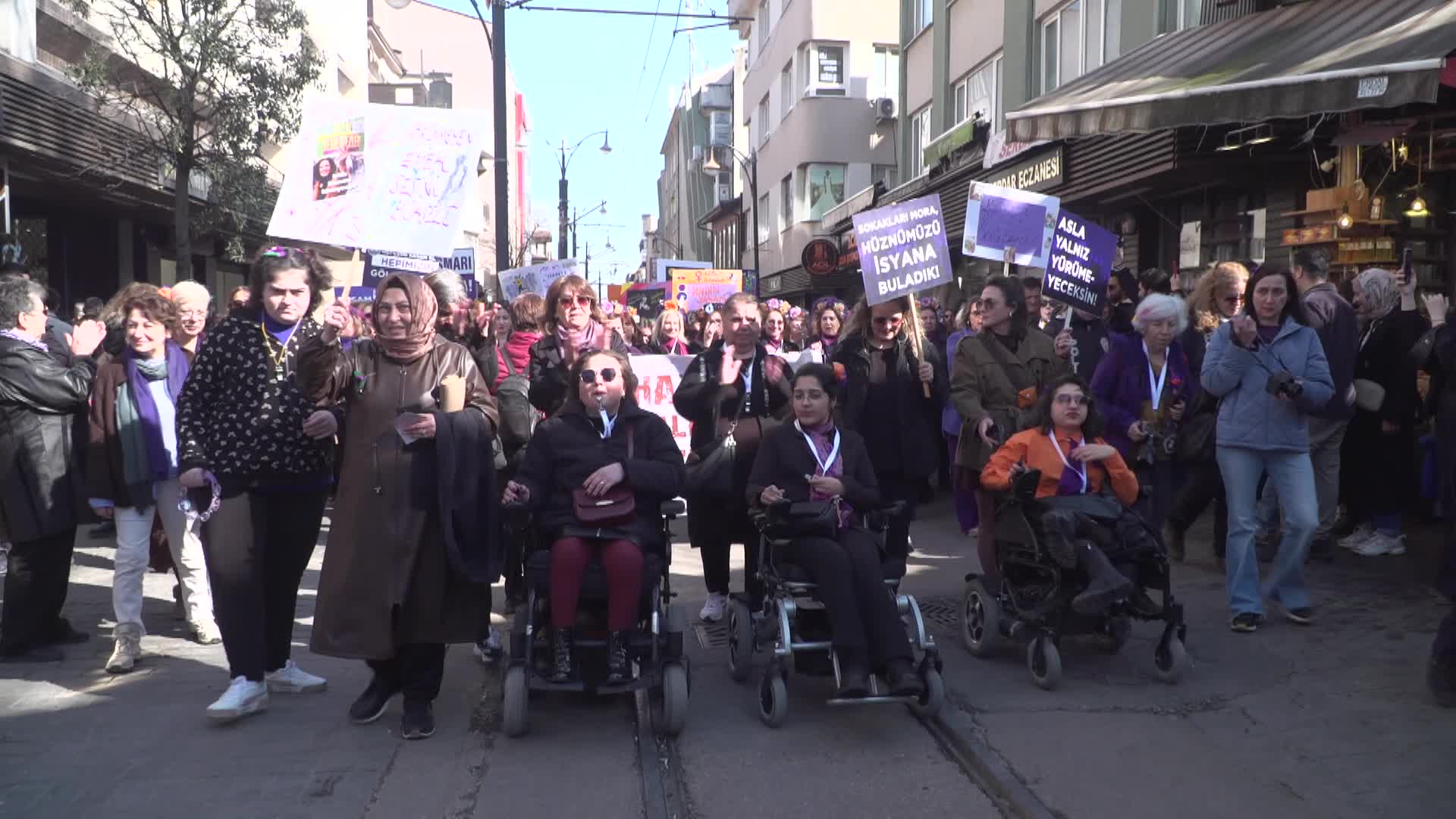 Bursa’da kadınlardan 8 Mart’ta güçlü mesaj: “Mücadeleden vazgeçmeyeceğiz"