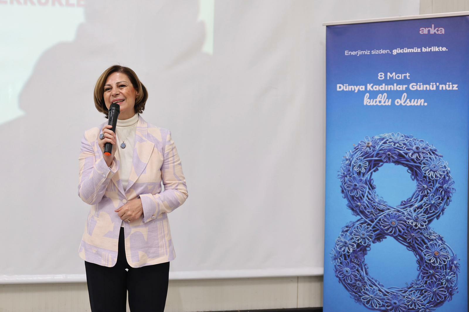 Eskişehir Büyükşehir Belediye Başkanı Ünlüce'den kadın fabrika çalışanlarına ziyaret