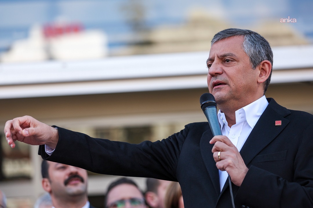Özgür Özel hakkında "mahkeme heyetine hakaret" iddiasıyla soruşturma başlatıldı