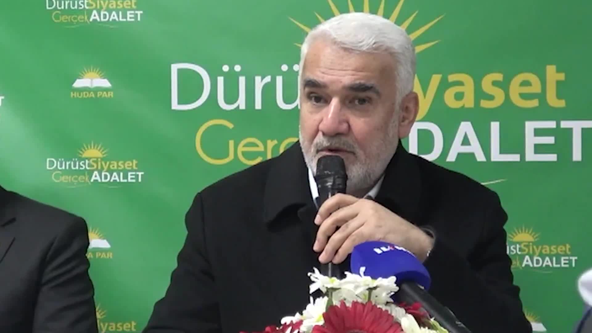 HÜDA PAR Genel Başkanı Yapıcıoğlu'ndan, ABD Başkanı Trump'a tepki: Deli Donald, Kürtler ne senin babanın uşağıdır ne de senin kara gücündür