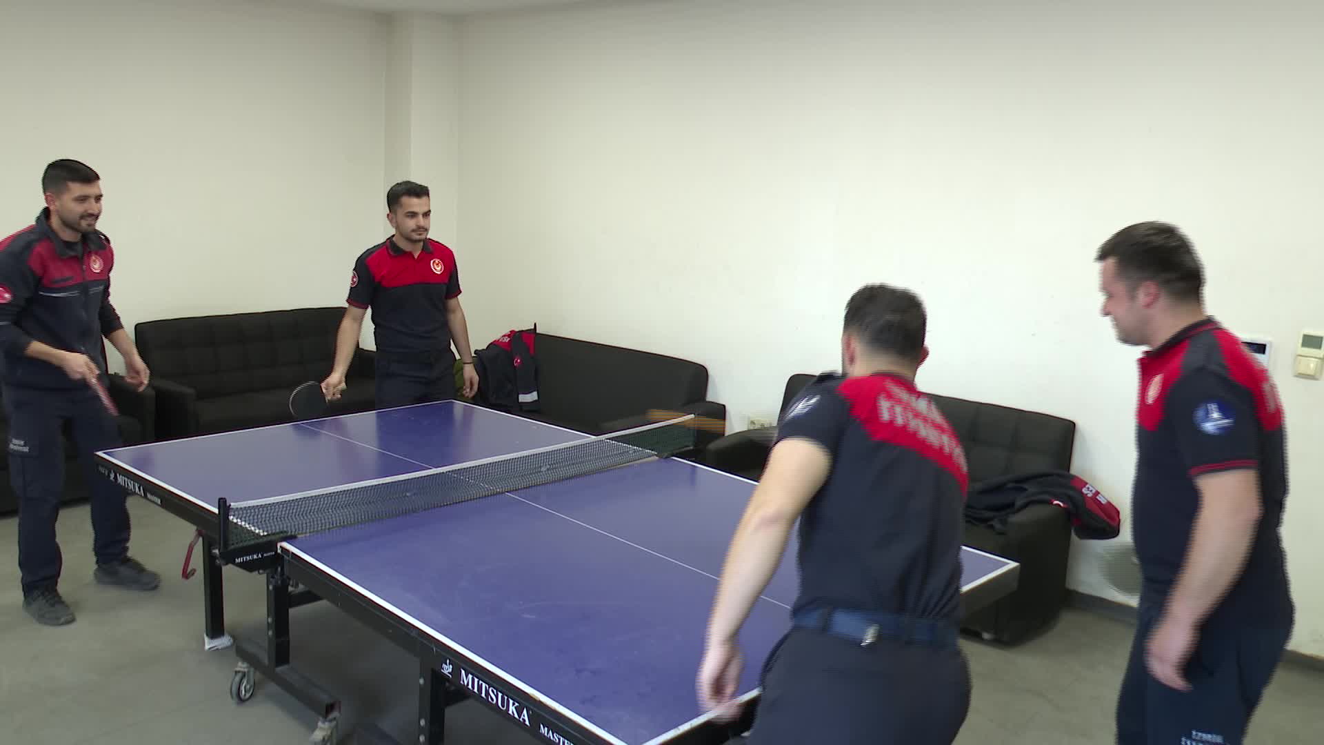 İzmir'de itfaiyecilerin ramazan geleneği... İftara niyetlenip yangına koşuyorlar