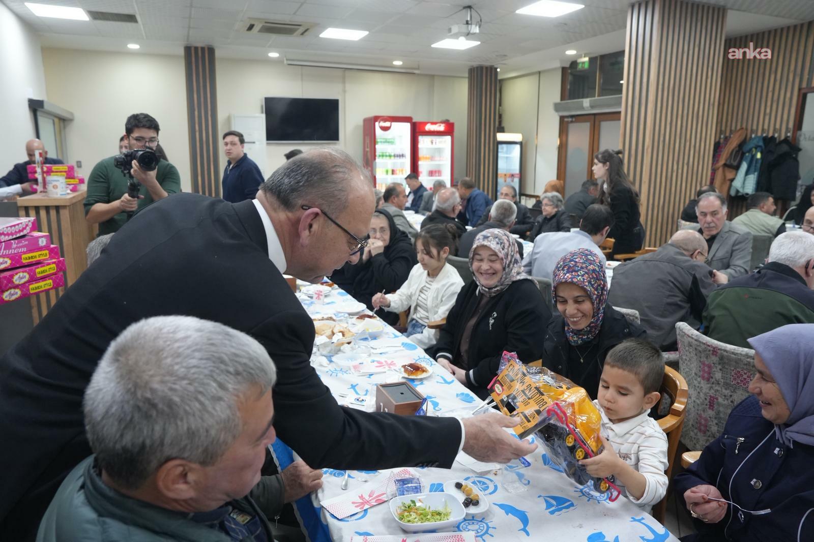 Turgutlu Belediyesi, iftar programları düzenlemeye devam ediyor