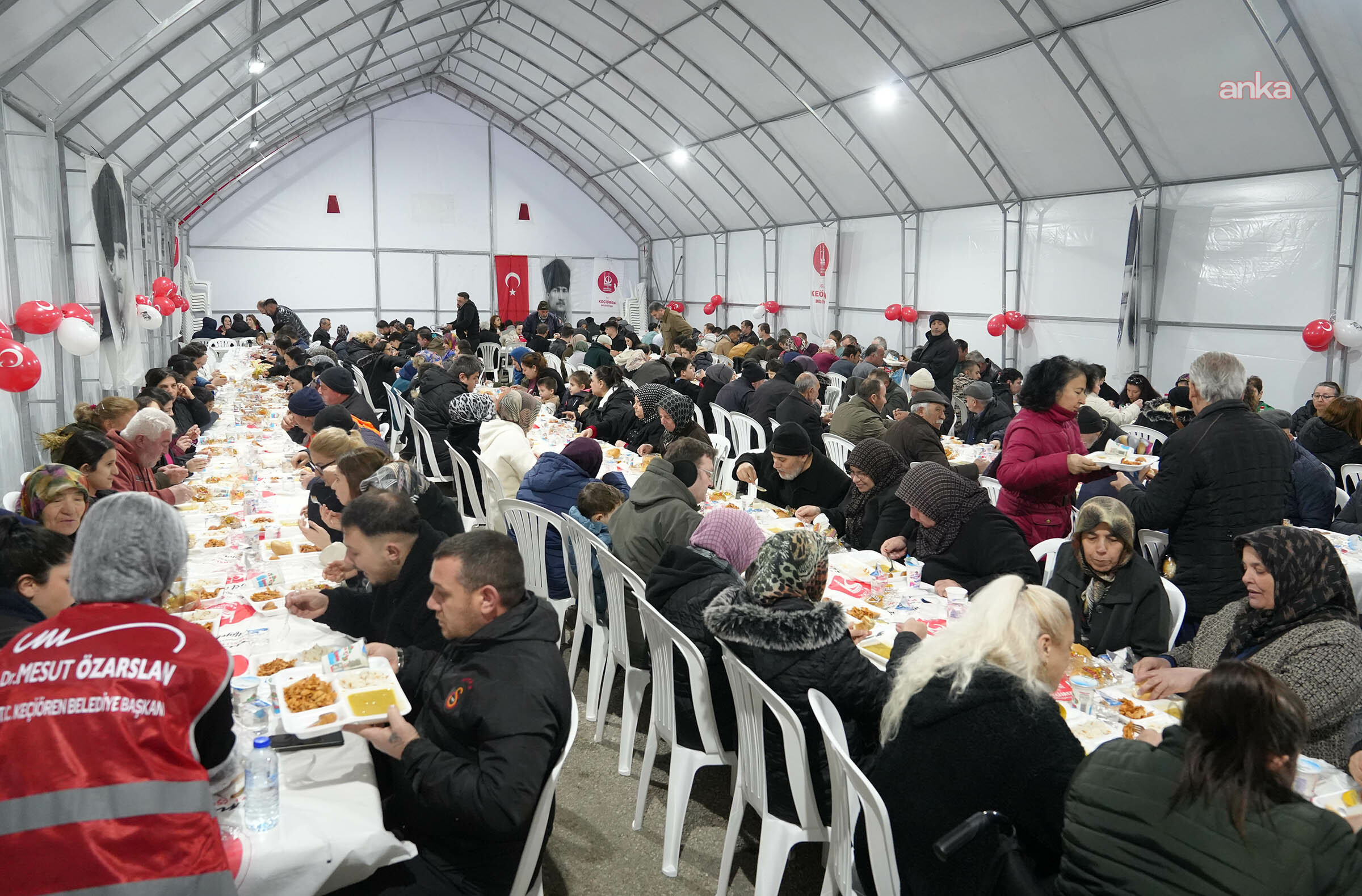 Keçiören'de özel gereksinimli bireyler iftar sofrasında buluştu