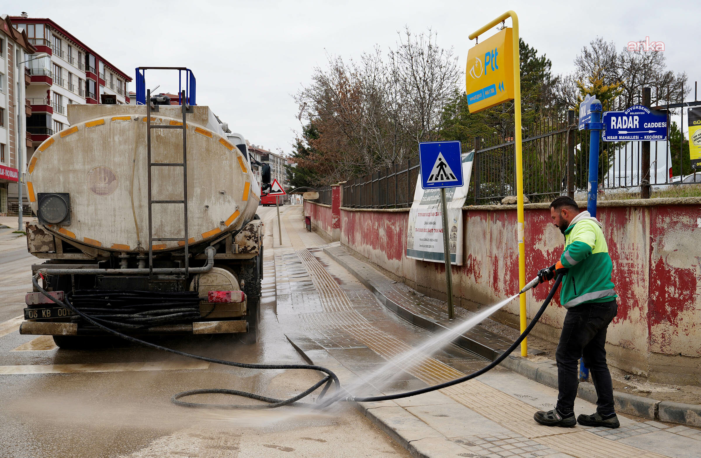 Keçiören Belediyesi'nden cadde ve sokaklarda temizlik mesaisi