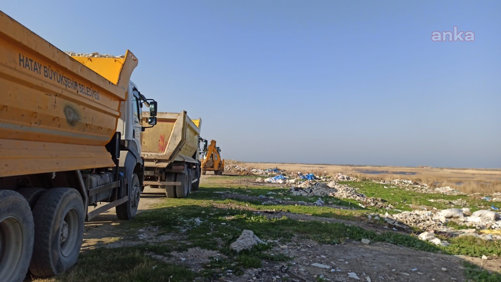 HATAY BÜYÜKŞEHİR, KAÇAK MOLOZ DÖKÜMLERİNİN ÖNÜNE GEÇİYOR