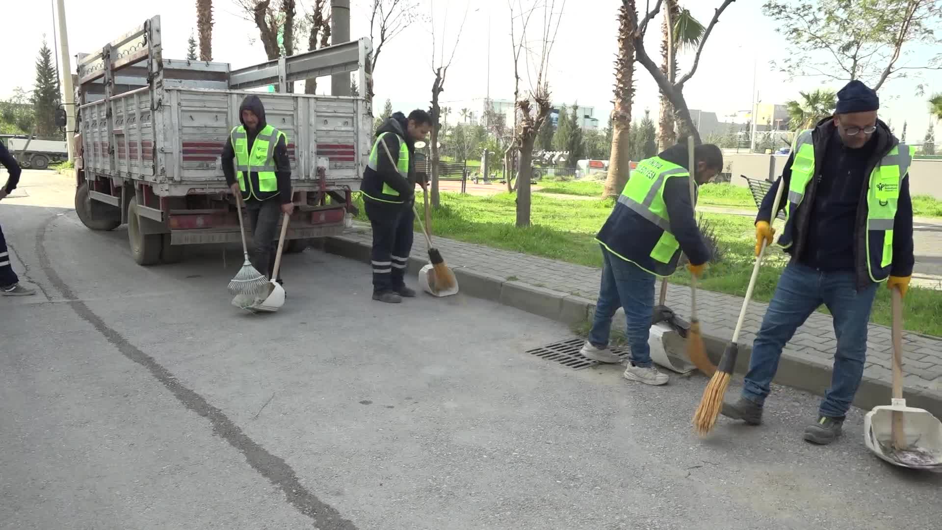 Bornova’da mahalle mahalle temizlik seferberliği
