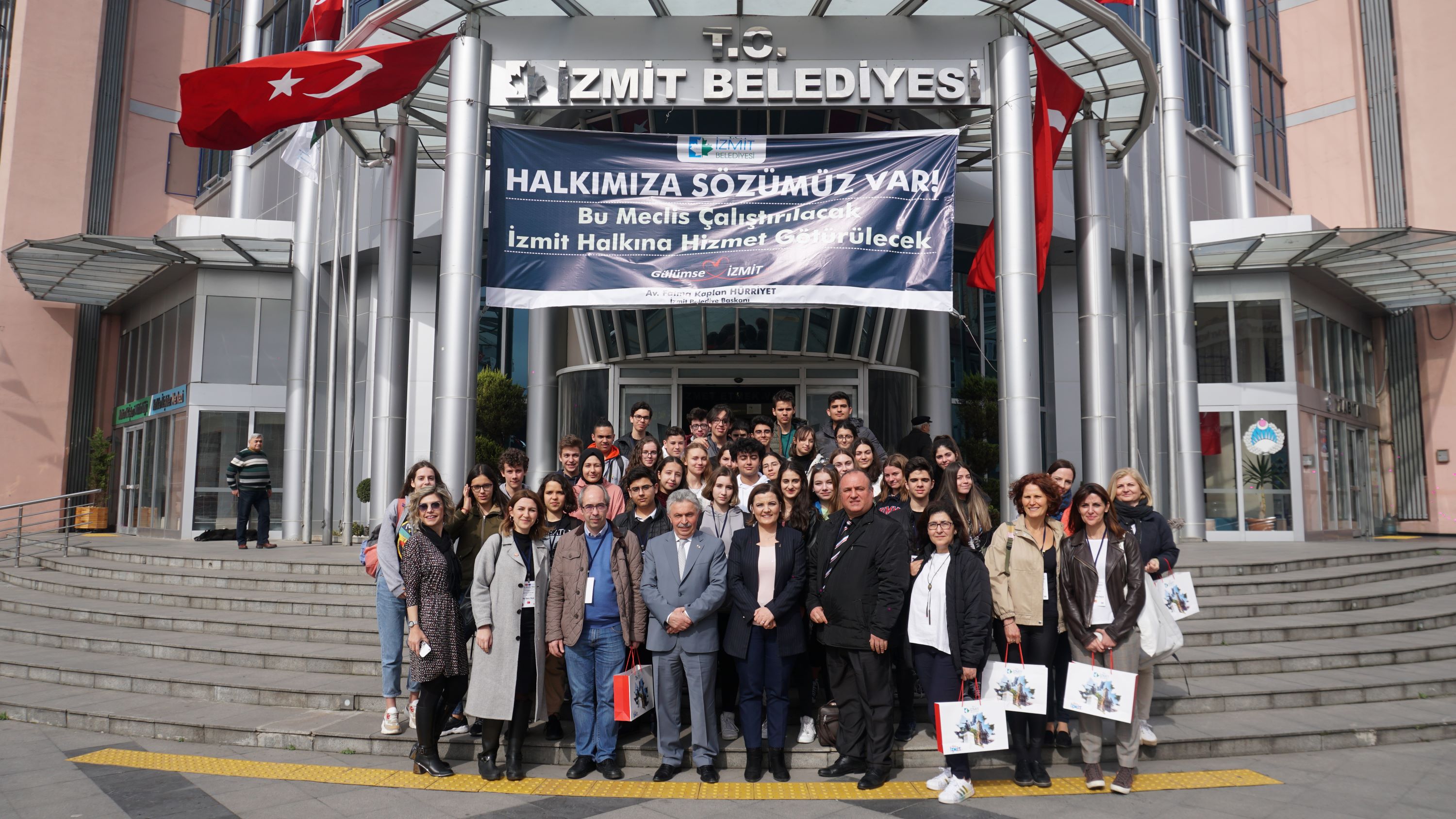 İZMİT BELEDİYE BAŞKANI HÜRRİYET, ERASMUSLU ÖĞRENCİLERİ AĞIRLADI