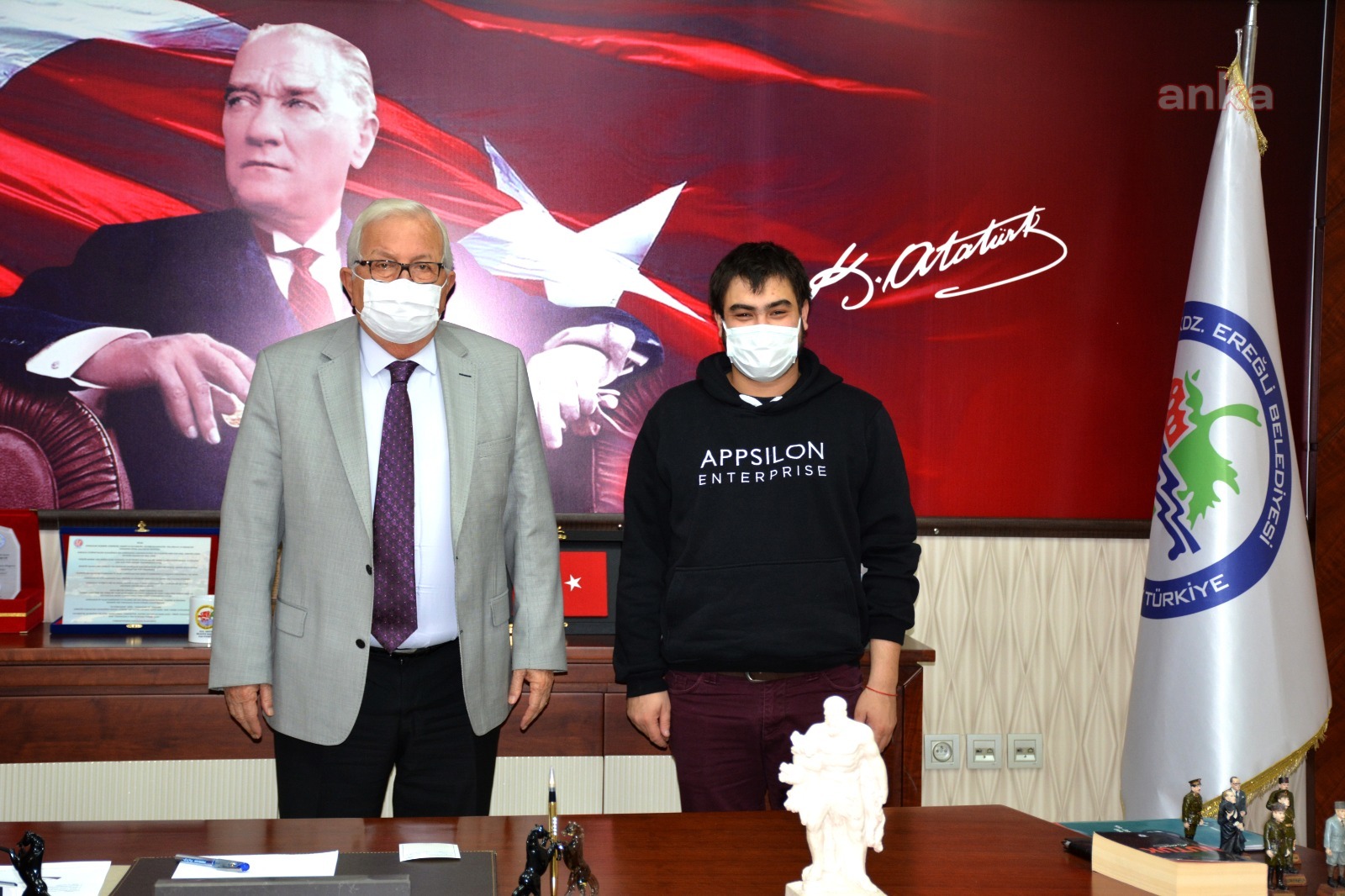 "40 YAŞ ALTI 40" LİSTESİNE GİREN EREĞLİLİ GENÇ GİRİŞİMCİ BAŞKAN POSBIYIK’I ZİYARET ETTİ
