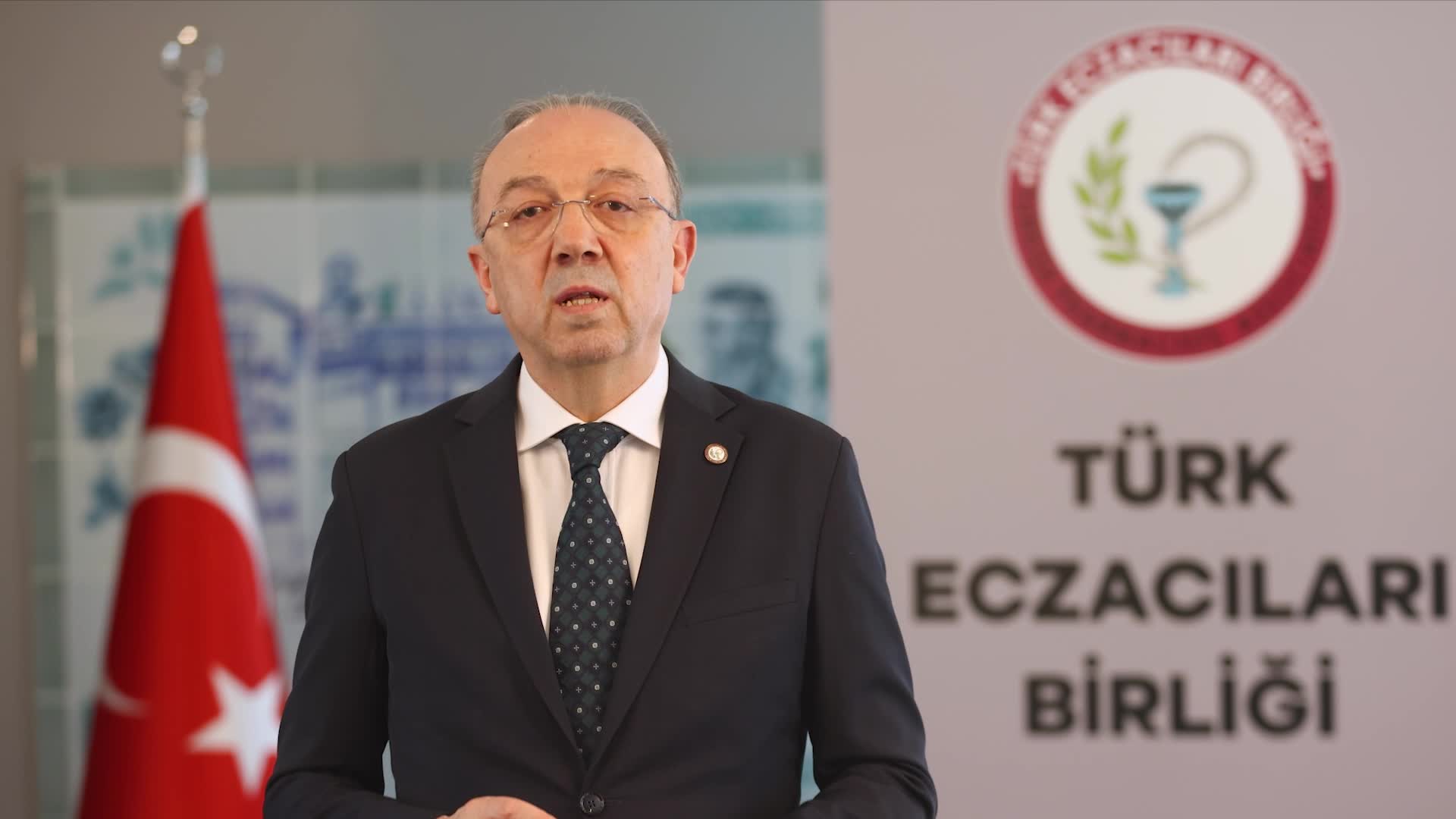 Türk Eczacıları Birliği Başkanı Demirci: "İlaç yokluklarının kalıcı çözümü, öngörülebilir ve sürdürülebilir ilaç politikasının hayata geçirilmesidir"